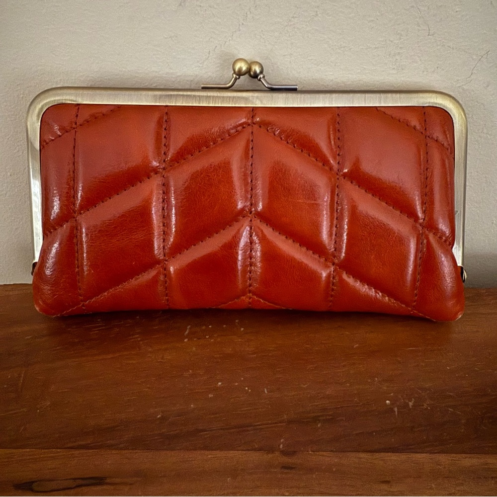 Quilted Leather Kiss-Lock Clutch Wallet in Rustic Brown